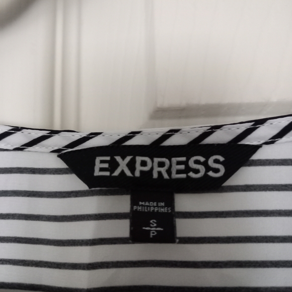 Cute striped "Express" Blouse! - Picture 2 of 5
